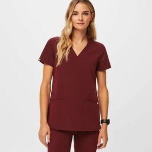 Figs Casma scrub top in burgundy